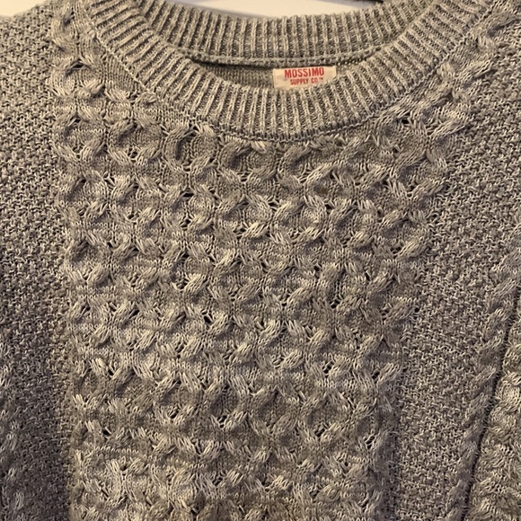 Gray cable knit sweater - Picture 3 of 3